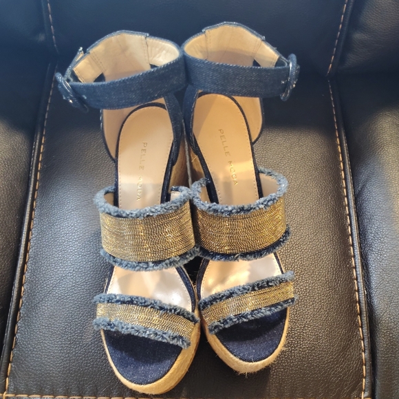 Pelle Moda Women's Navy and Gold Sandals - Picture 1 of 4